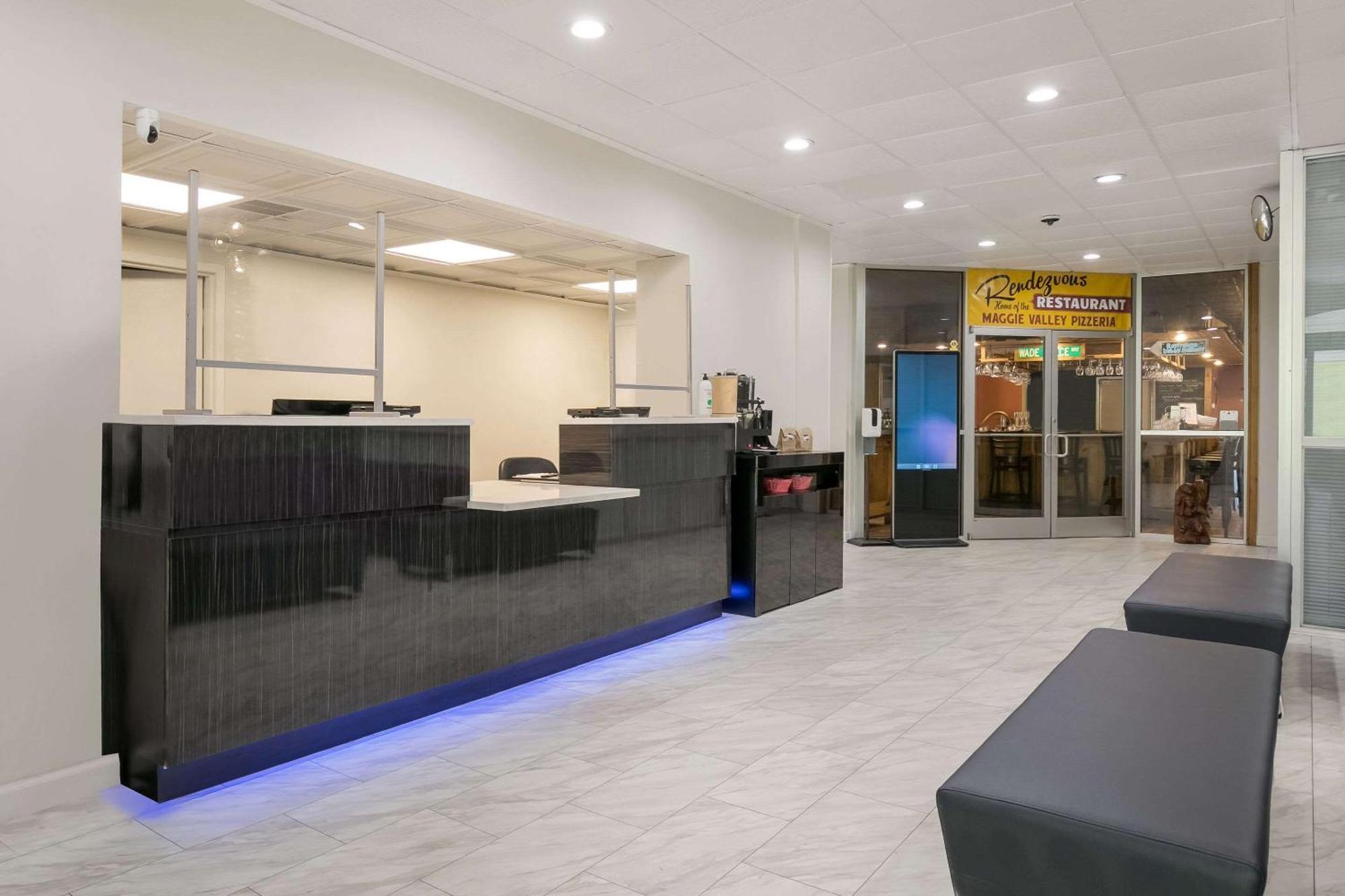 Clarion Conference Center 2*