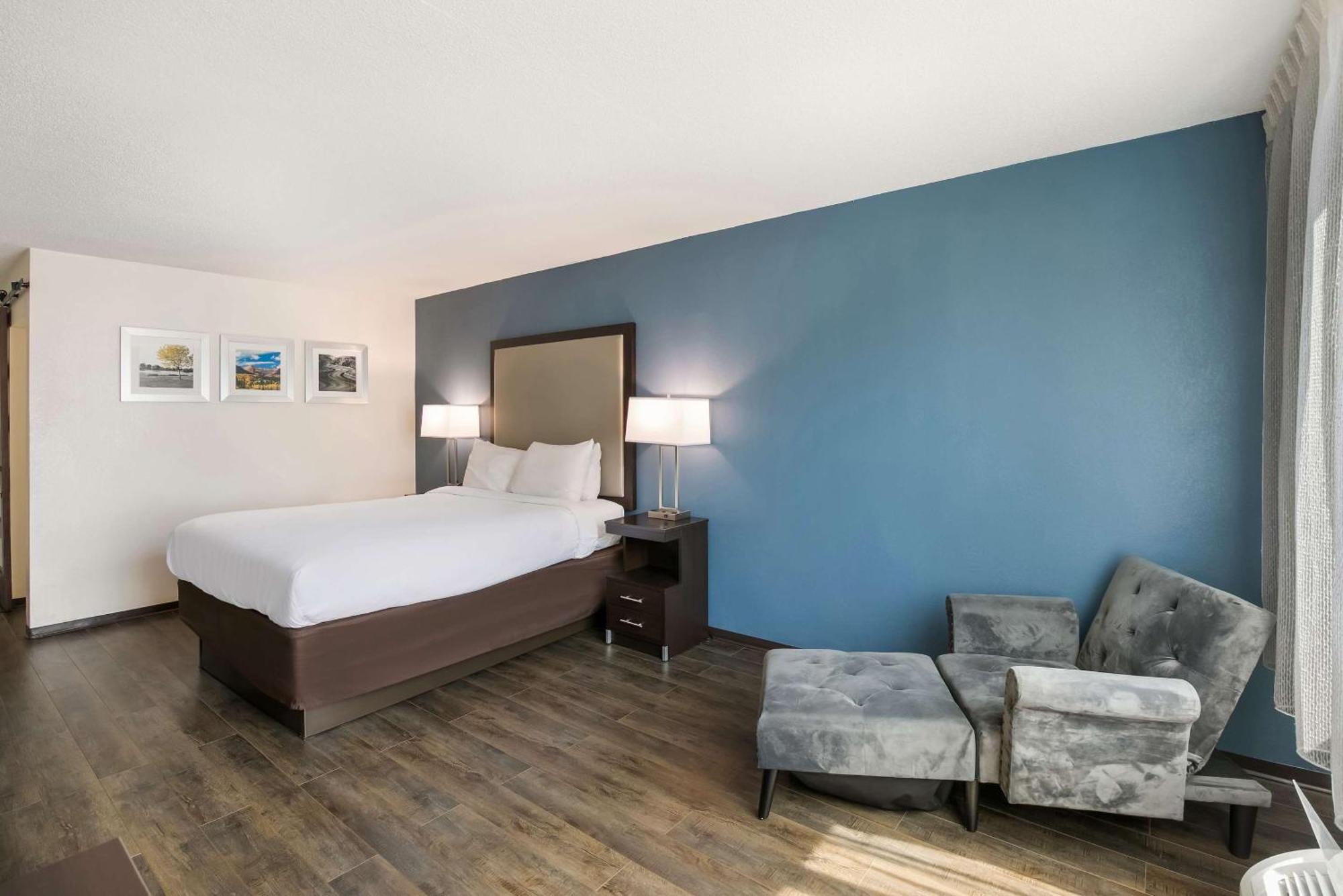 Hotel Clarion Conference Center 2*